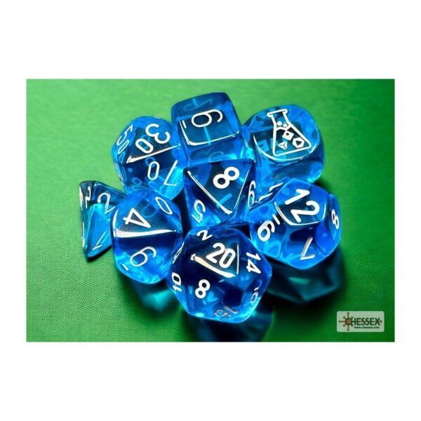 CHESSEX - Set de 8 dés - TRANSPARENT Bleu Tropical / Blanc - CHX30063 – Image 2